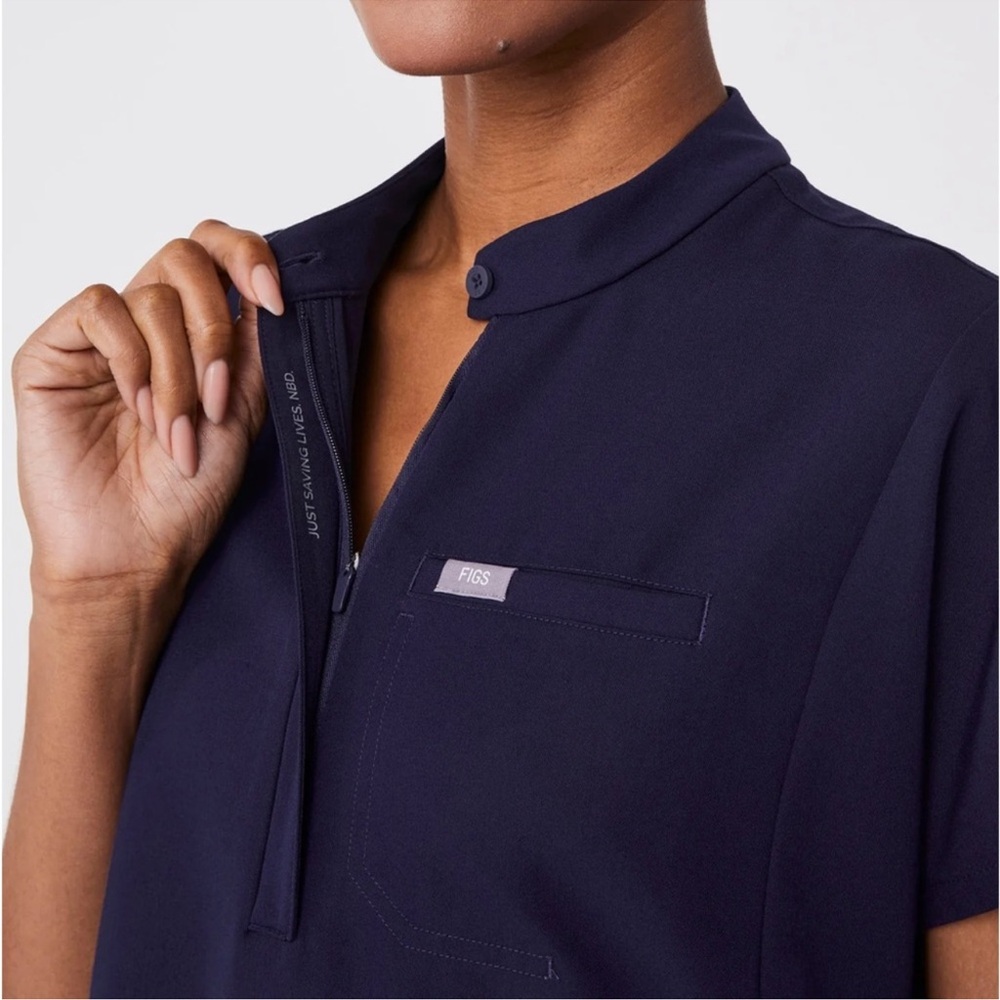 NWT Figs Montex Mock Neck Scrub Top Size S - Picture 4 of 11